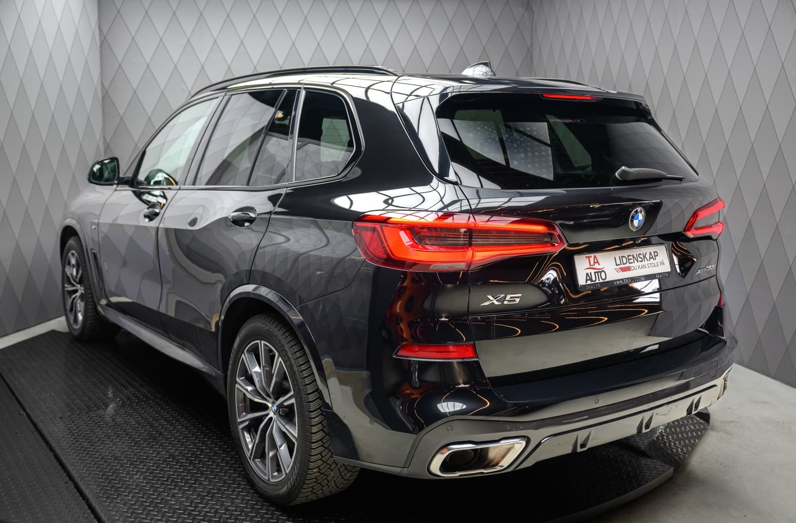 BMW X5 - bilde 1