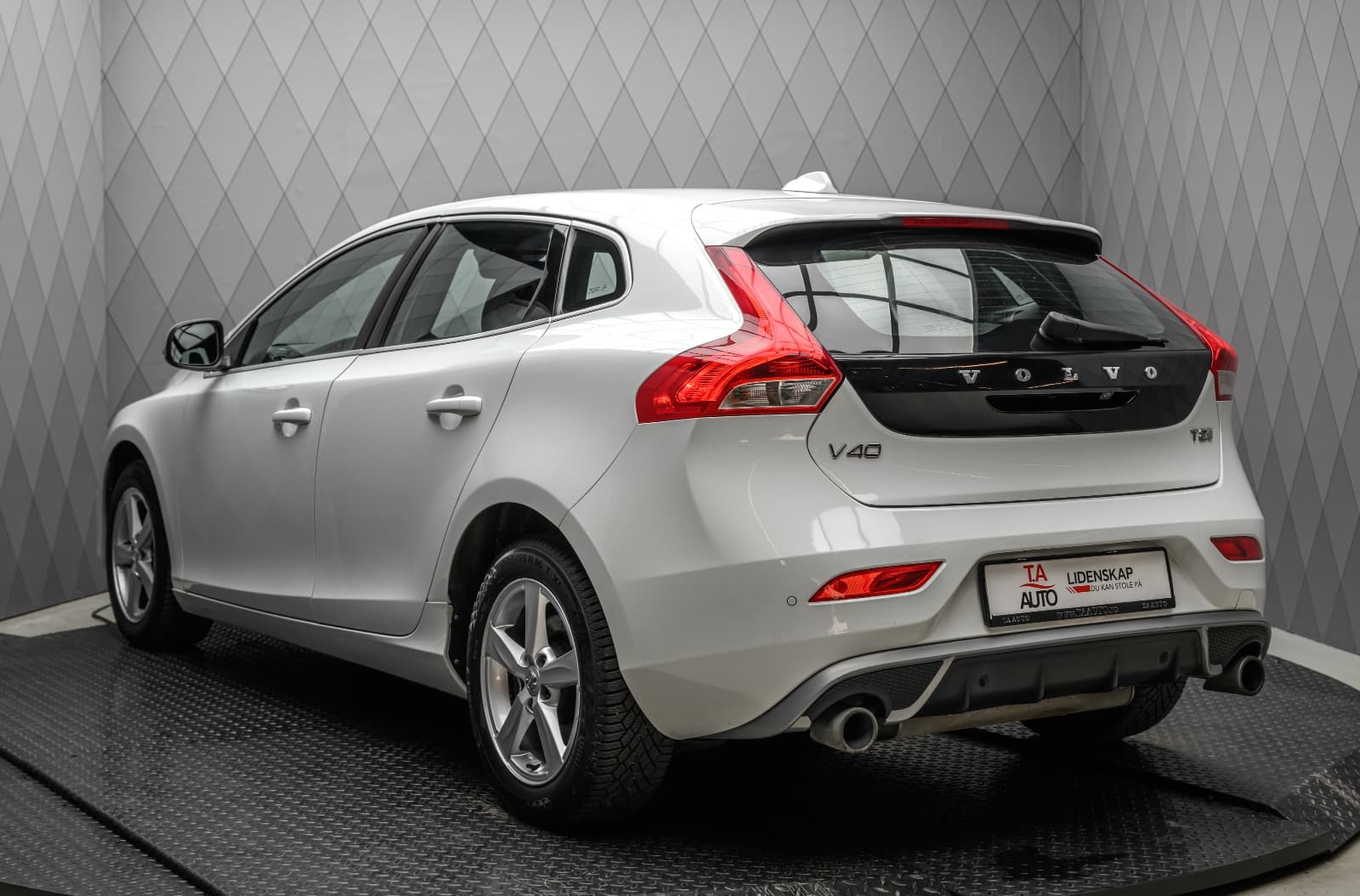 Volvo V40 - bilde 1