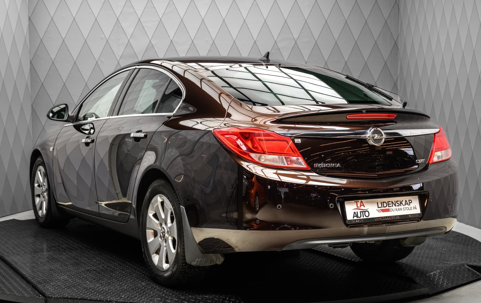 Opel Insignia - bilde 1