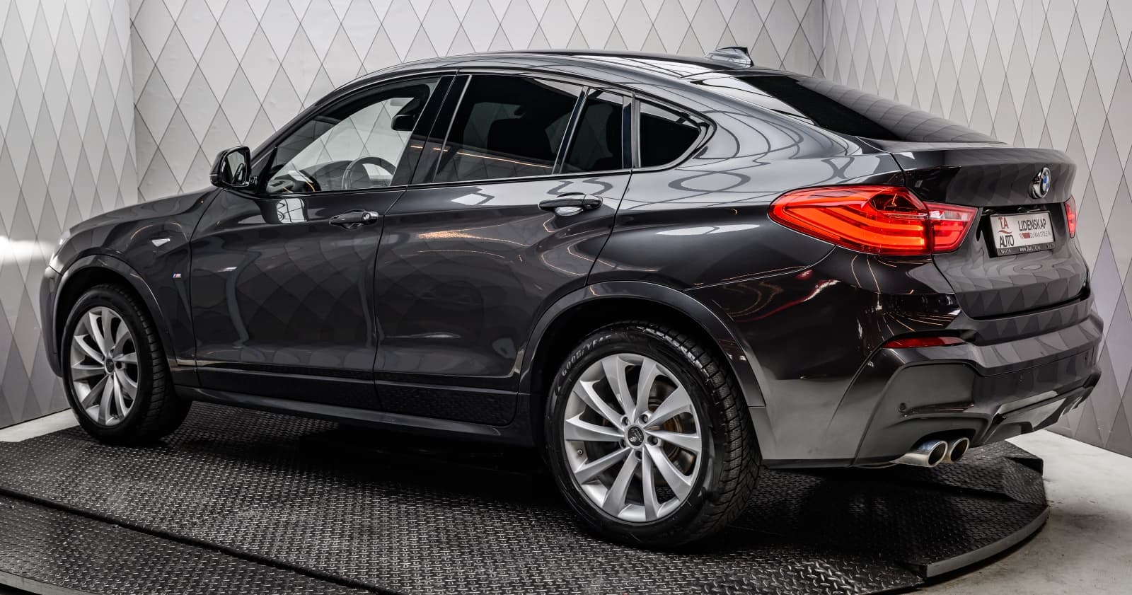 BMW X4 - bilde 1