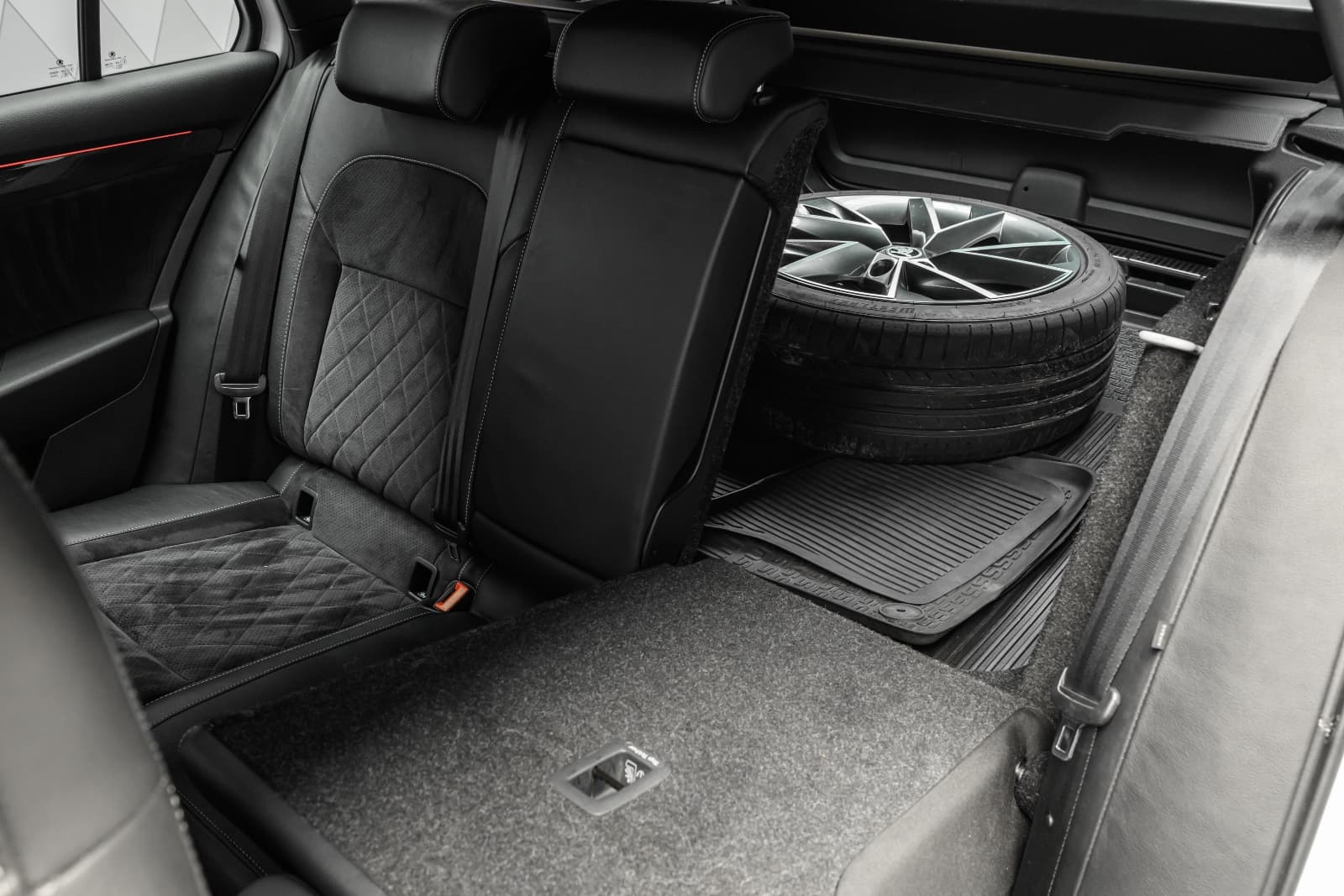 Skoda Superb - bilde 25