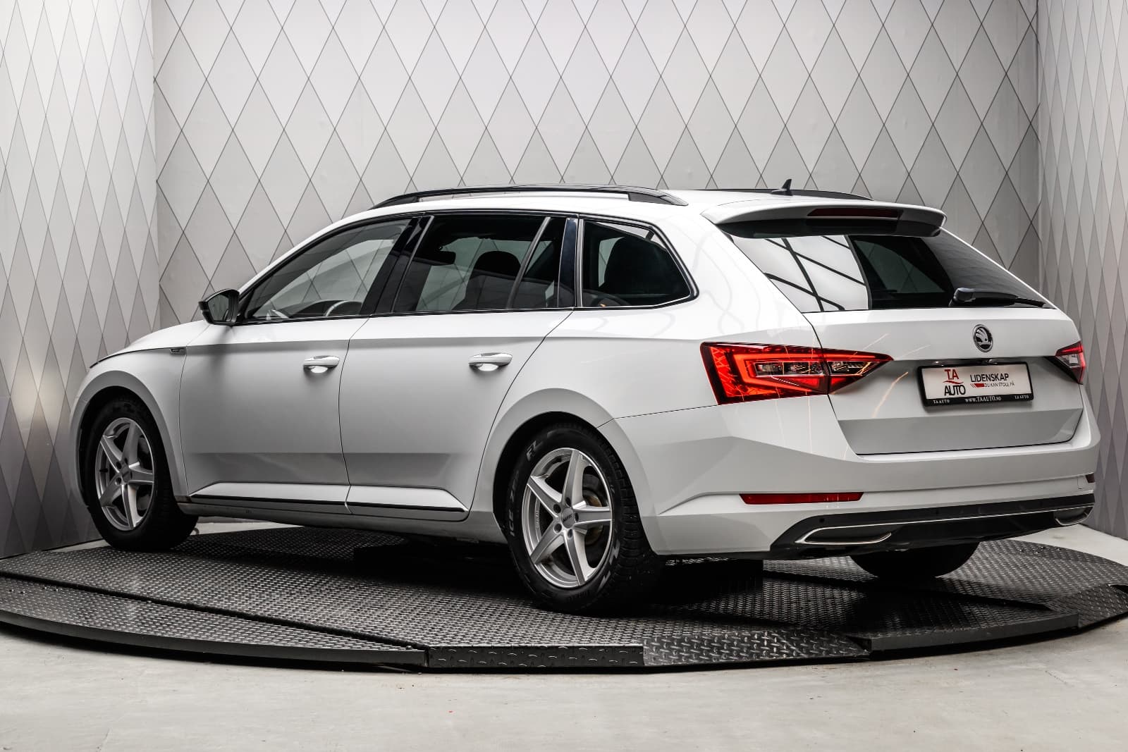 Skoda Superb - bilde 6