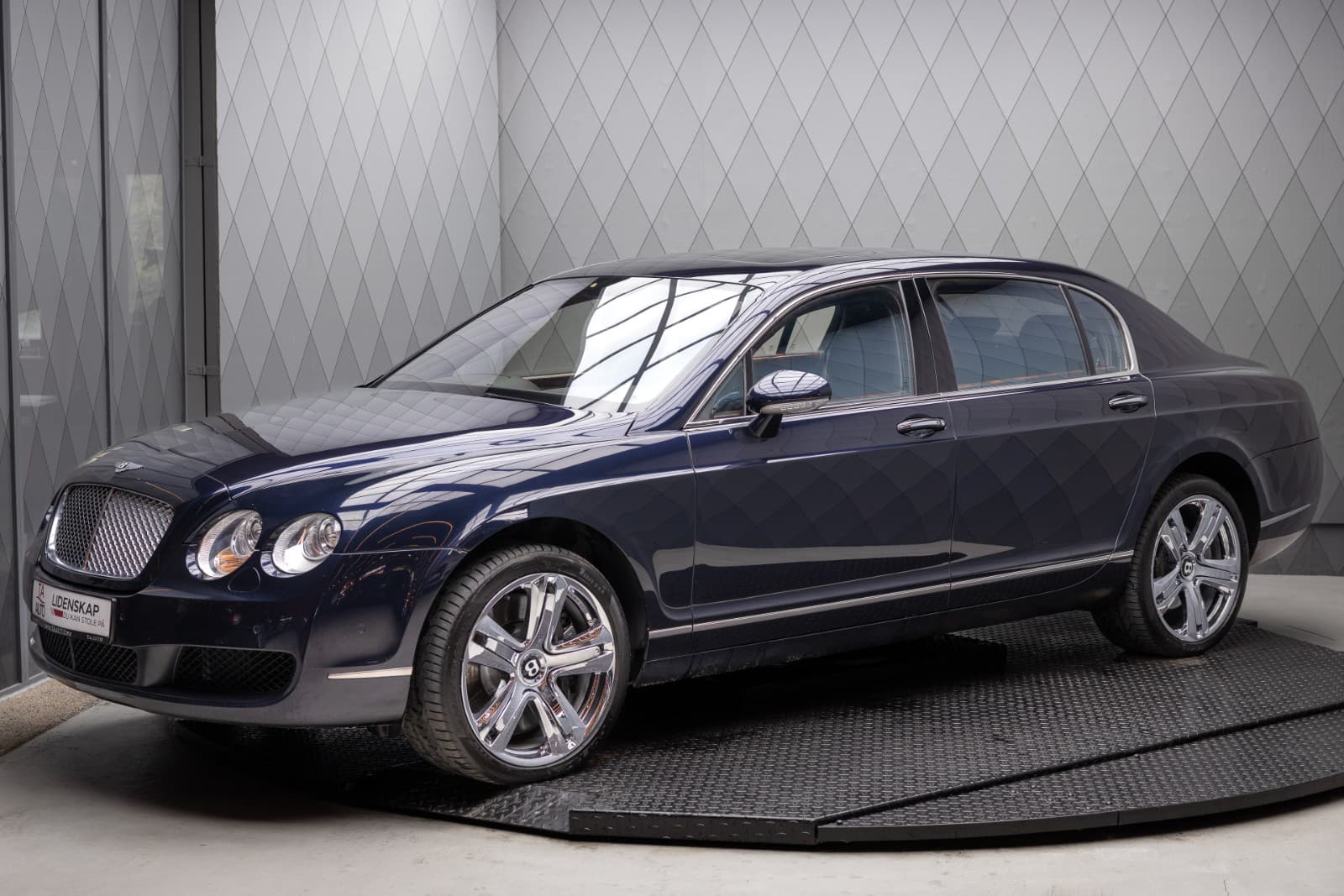 Bentley Flying Spur - bilde 2