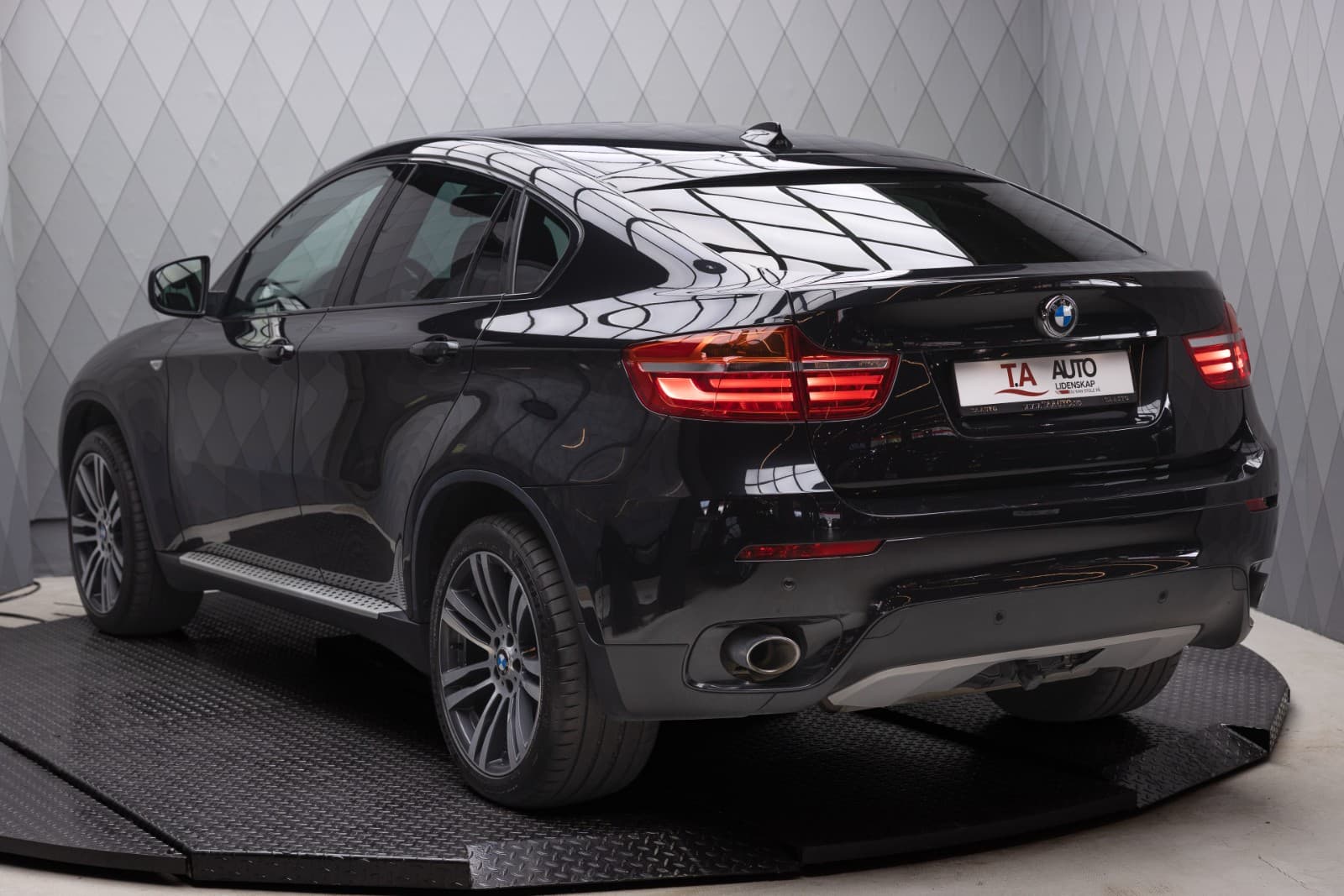 BMW X6 - bilde 1