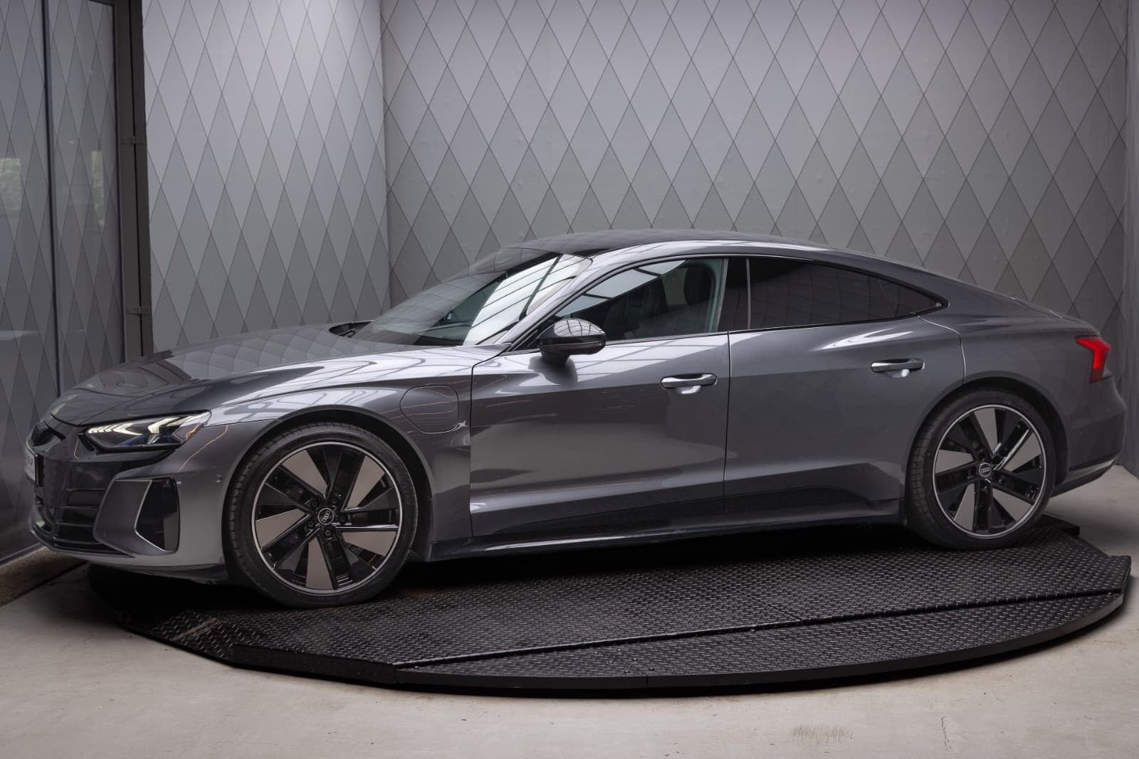 Audi e-tron GT - bilde 2