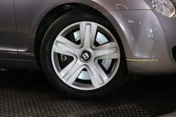 Bentley Continental GTC - thumbnail 8