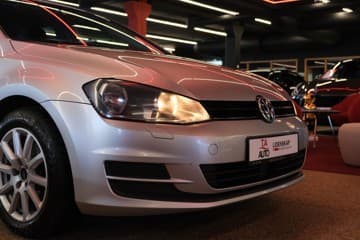 Volkswagen Golf - thumbnail 3