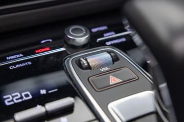 Porsche Cayenne - thumbnail 32