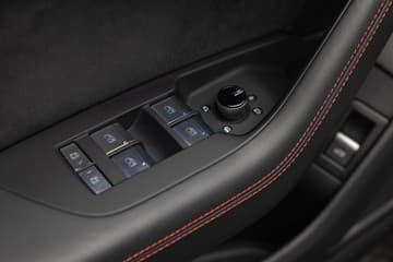 Audi RS6 - thumbnail 23