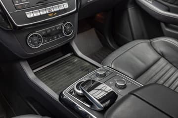 Mercedes-Benz GLS - thumbnail 22