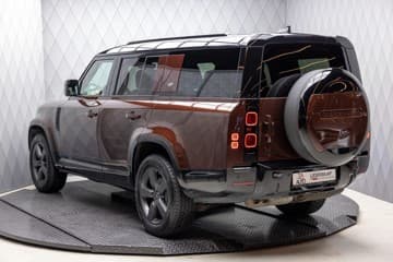 Land Rover Defender - thumbnail 1