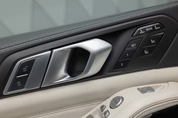 BMW X7 - thumbnail 17