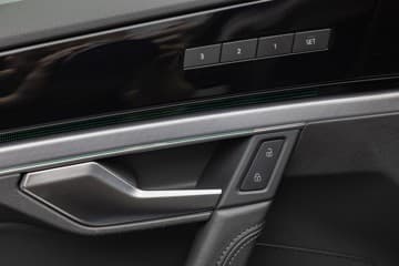 Volkswagen Touareg - thumbnail 14