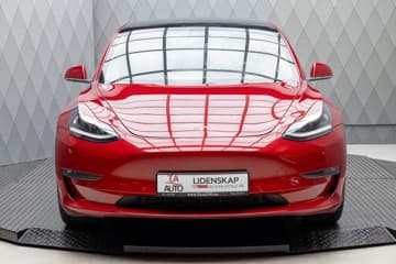 Tesla Model 3 - thumbnail 3