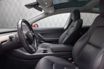Tesla Model 3 - thumbnail 15