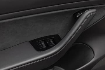 Tesla Model 3 - thumbnail 13