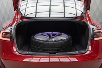 Tesla Model 3 - thumbnail 24