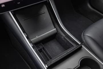 Tesla Model 3 - thumbnail 19