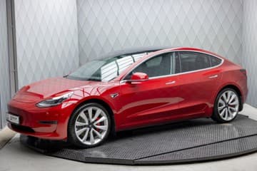 Tesla Model 3 - thumbnail 4