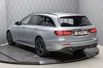 Mercedes-Benz E-Klasse - thumbnail 1