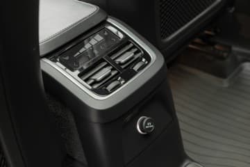 Volvo XC 90 - thumbnail 37