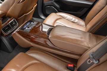 Audi S8 - thumbnail 37