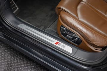 Audi S8 - thumbnail 19