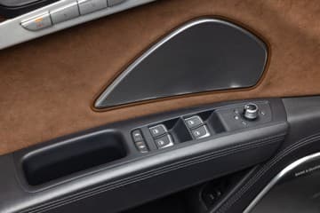 Audi S8 - thumbnail 16
