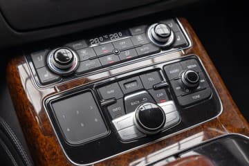 Audi S8 - thumbnail 33