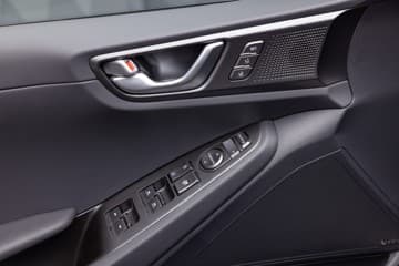 Hyundai Ioniq - thumbnail 14