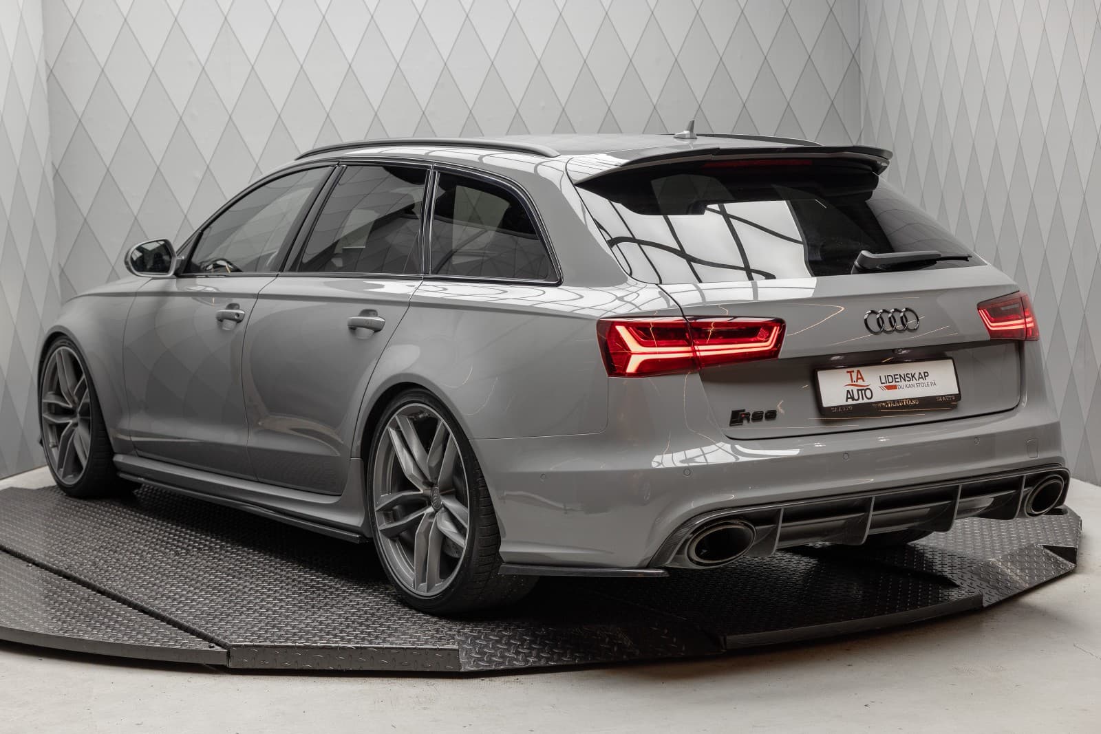 Audi RS6 - bilde 1