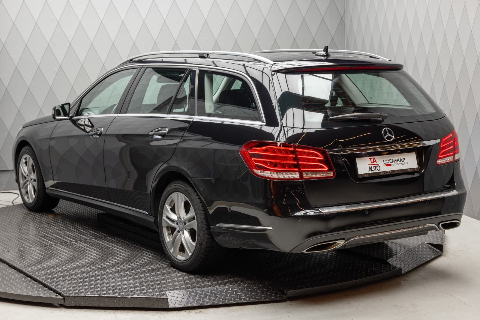 Mercedes-Benz E-Klasse - bilde 1