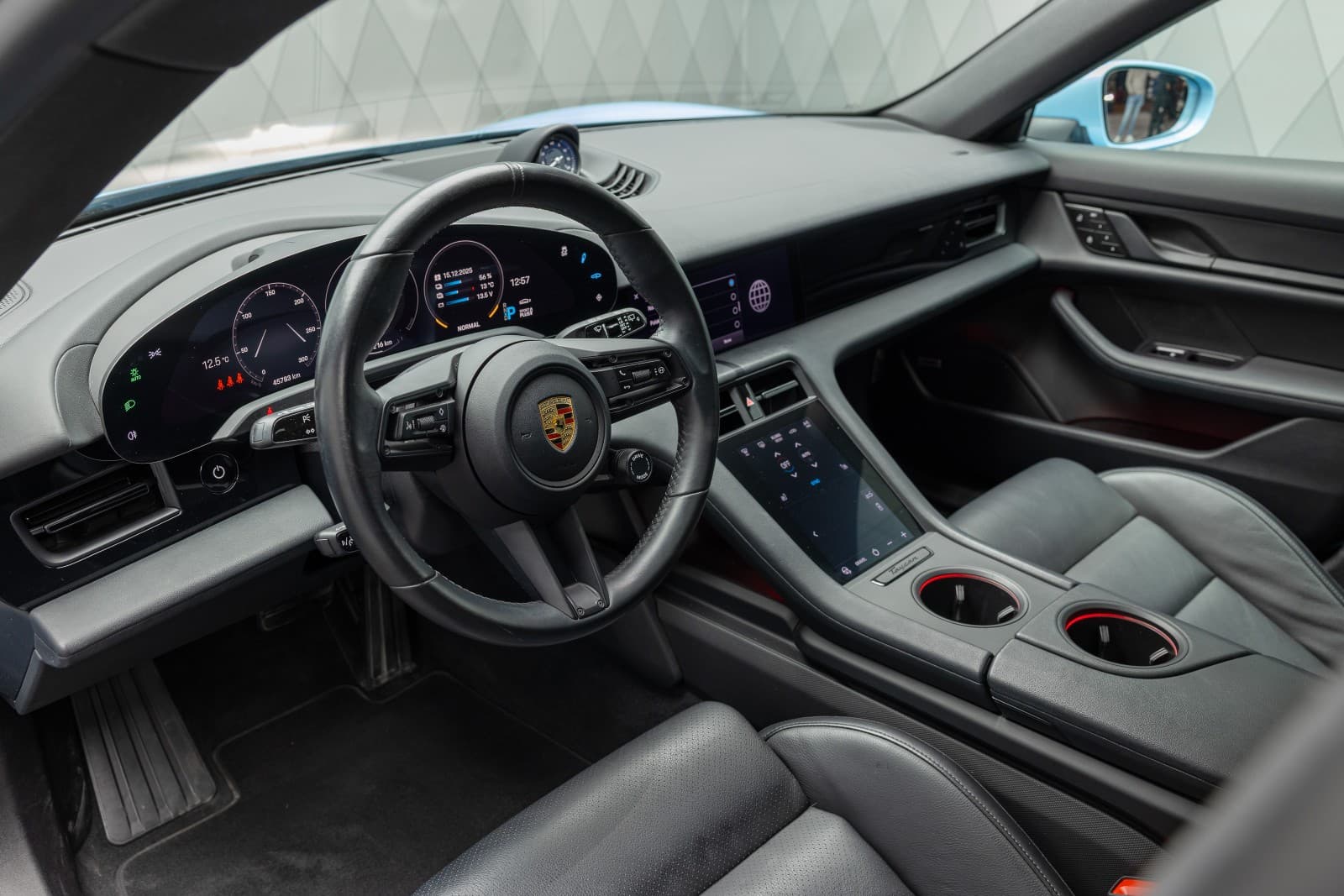 Porsche Taycan Cross Turismo - bilde 23