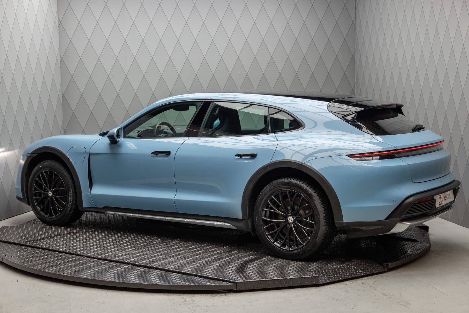 Porsche Taycan Cross Turismo - bilde 6