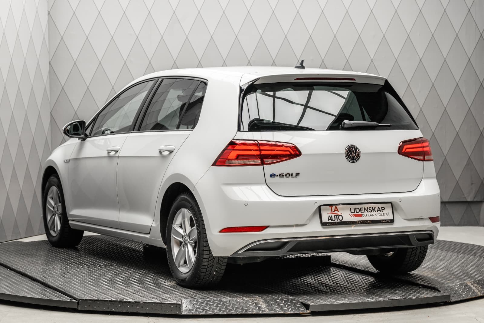 Volkswagen Golf - bilde 1