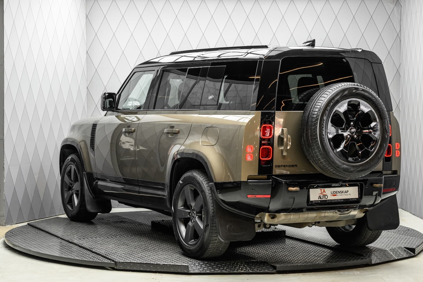 Land Rover Defender - bilde 1