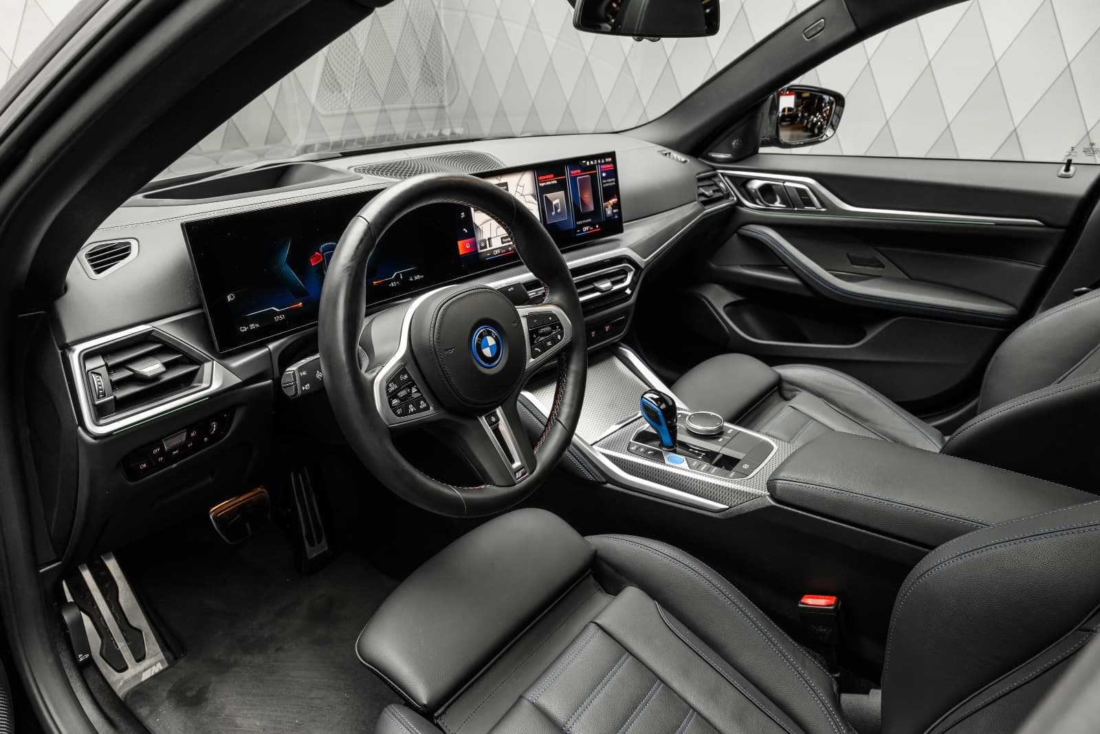 BMW i4 - bilde 18