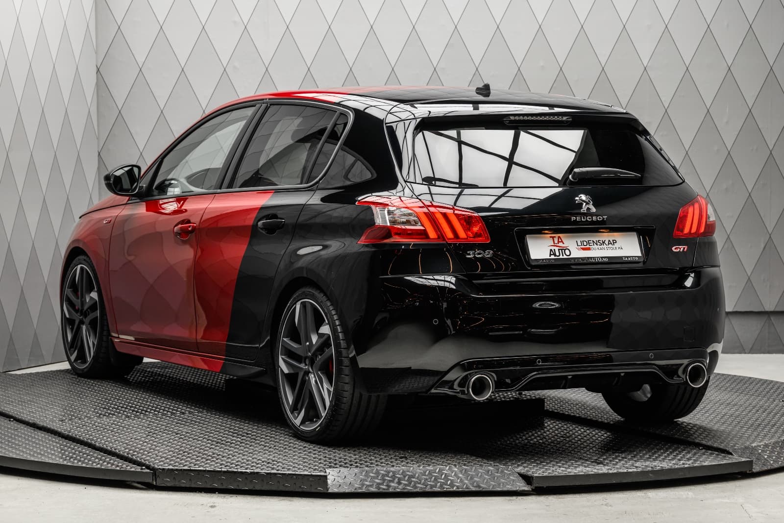 Peugeot 308 - bilde 1