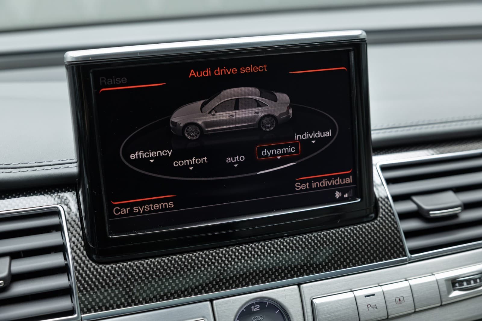Audi S8 - bilde 29