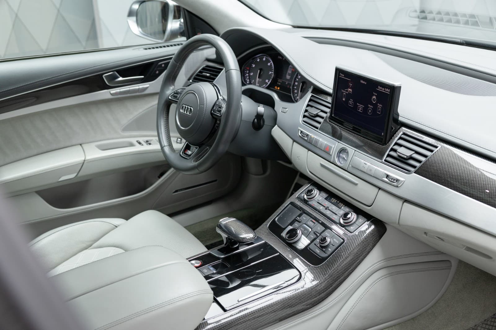Audi S8 - bilde 39