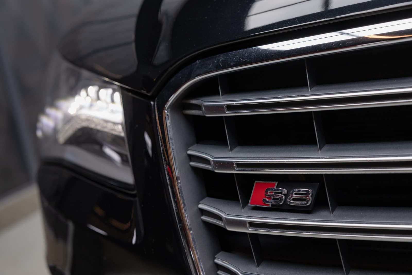 Audi S8 - bilde 5