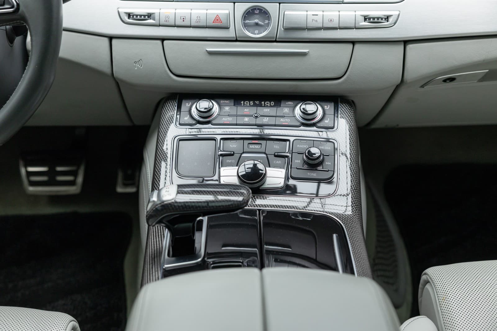 Audi S8 - bilde 33