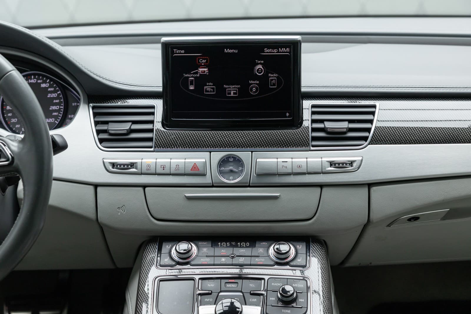 Audi S8 - bilde 28