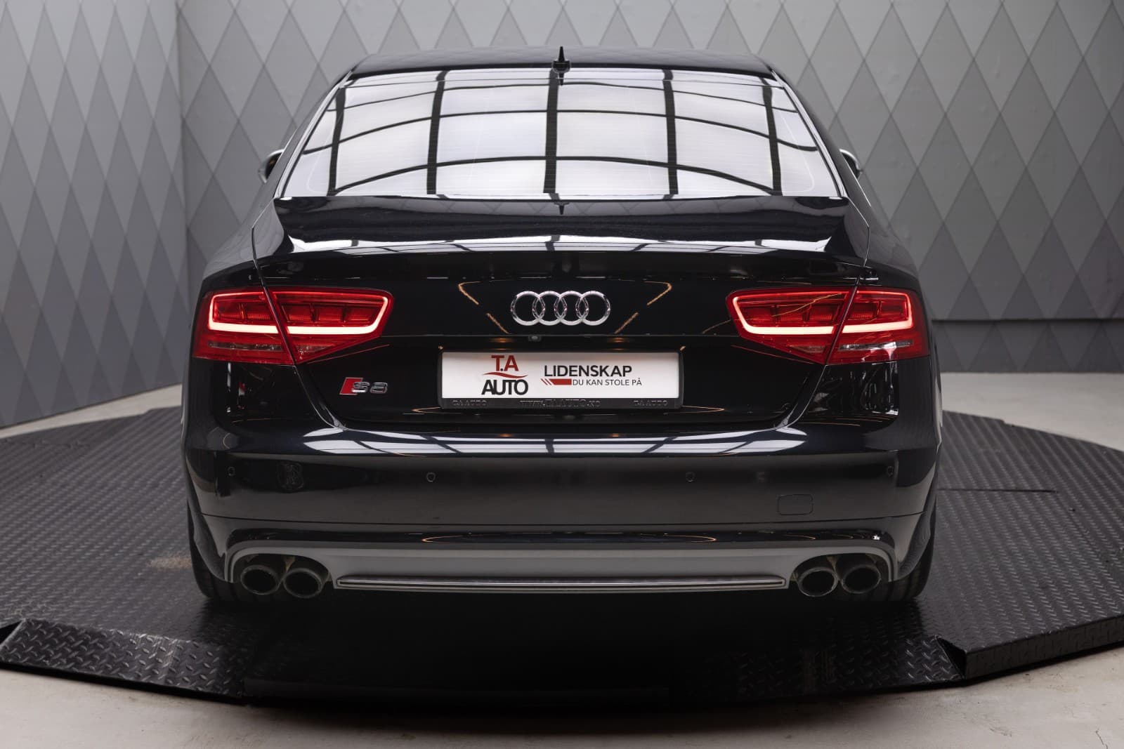 Audi S8 - bilde 7