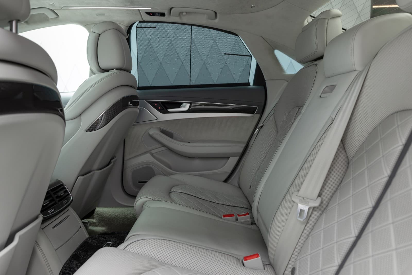 Audi S8 - bilde 36