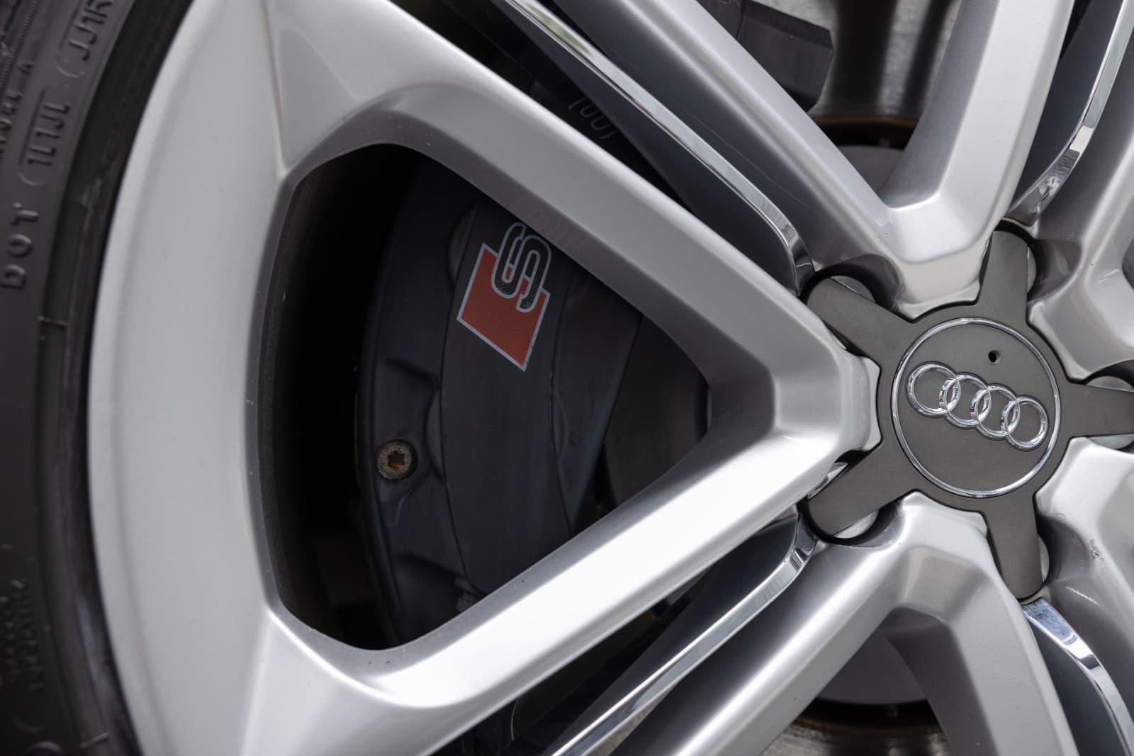 Audi S8 - bilde 15