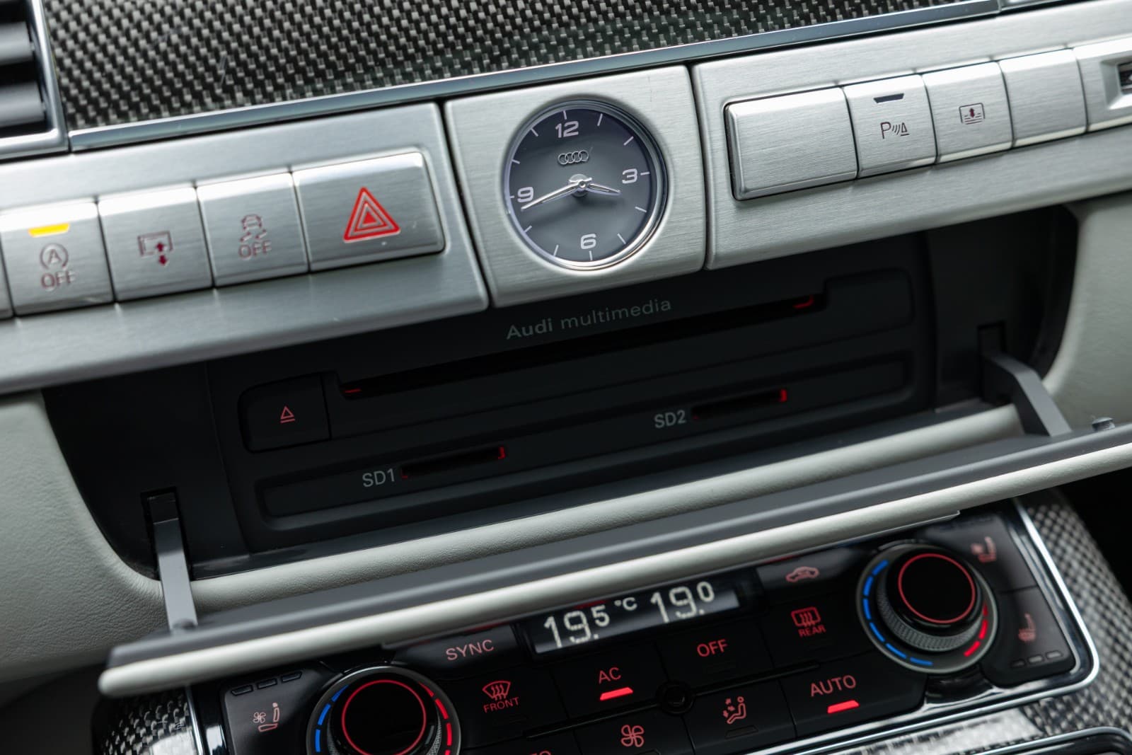Audi S8 - bilde 31