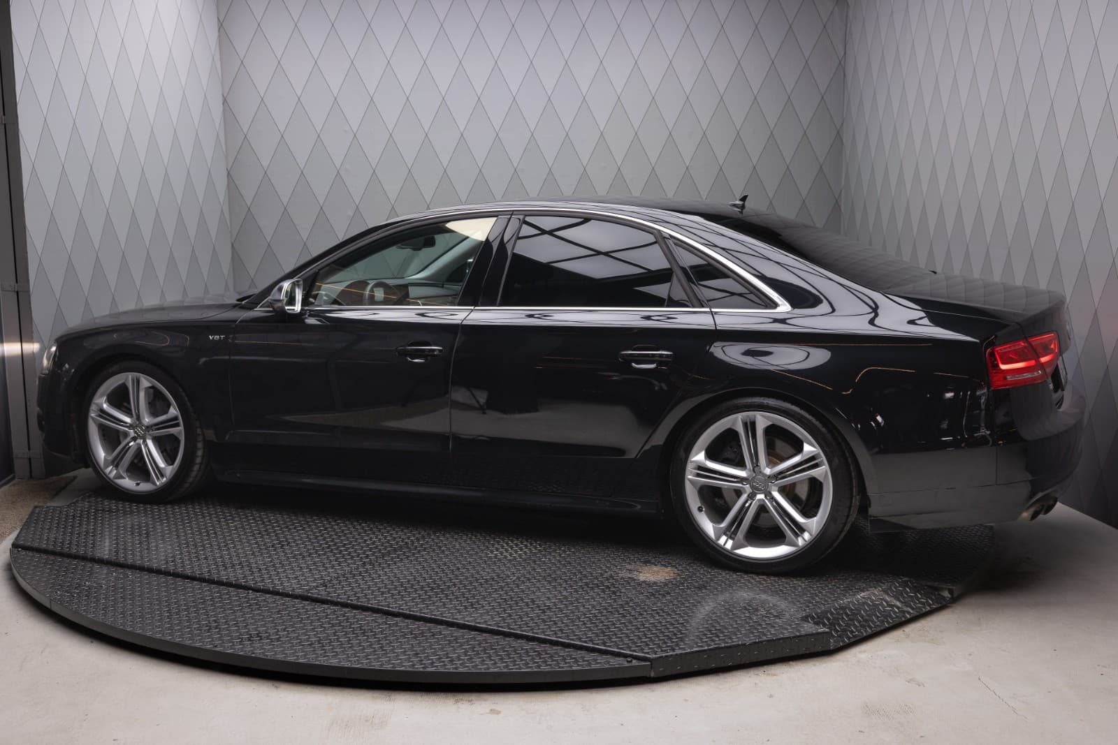 Audi S8 - bilde 8