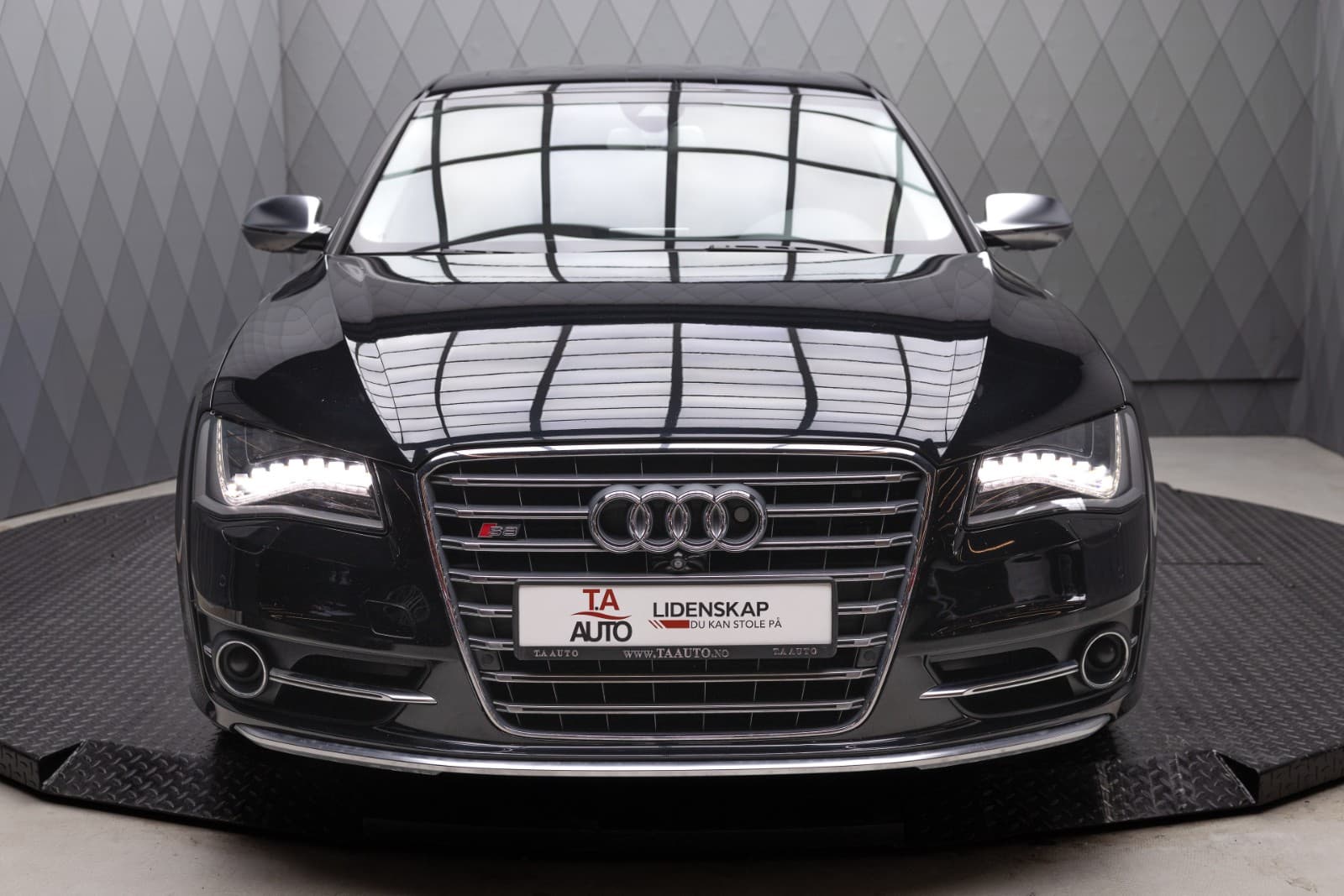 Audi S8 - bilde 4