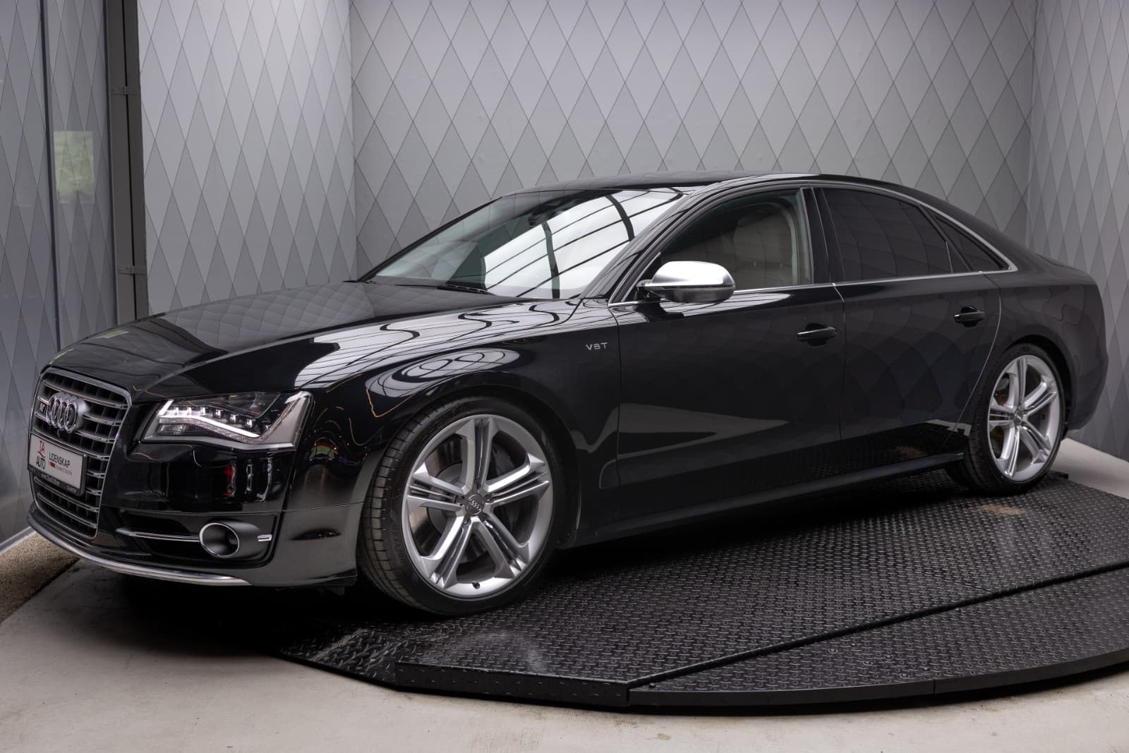 Audi S8 - bilde 2